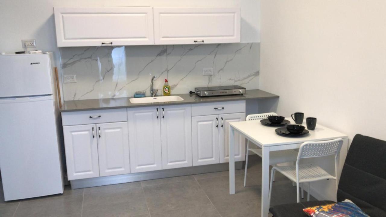 Isramax Low-Cost Apartment Near The Sea. Bat Yam Exterior foto