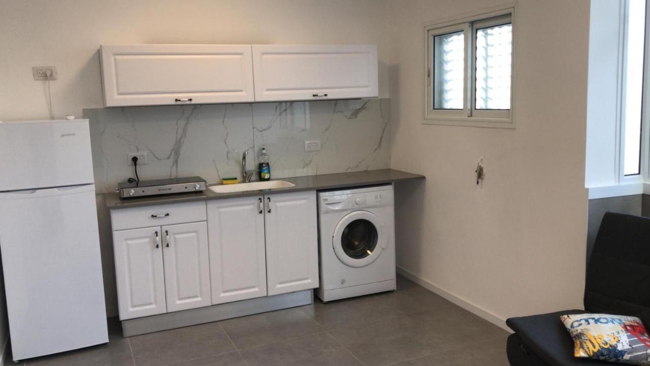Isramax Low-Cost Apartment Near The Sea. Bat Yam Exterior foto