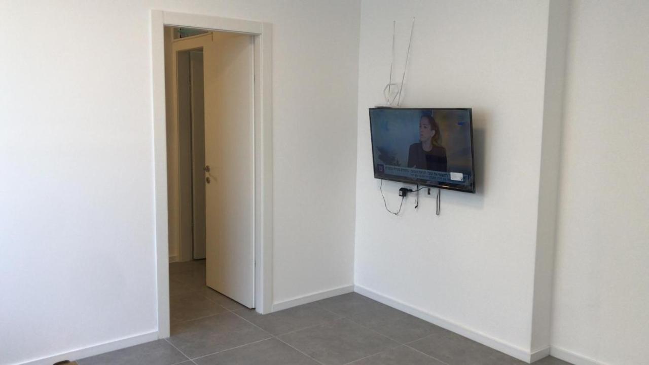 Isramax Low-Cost Apartment Near The Sea. Bat Yam Exterior foto
