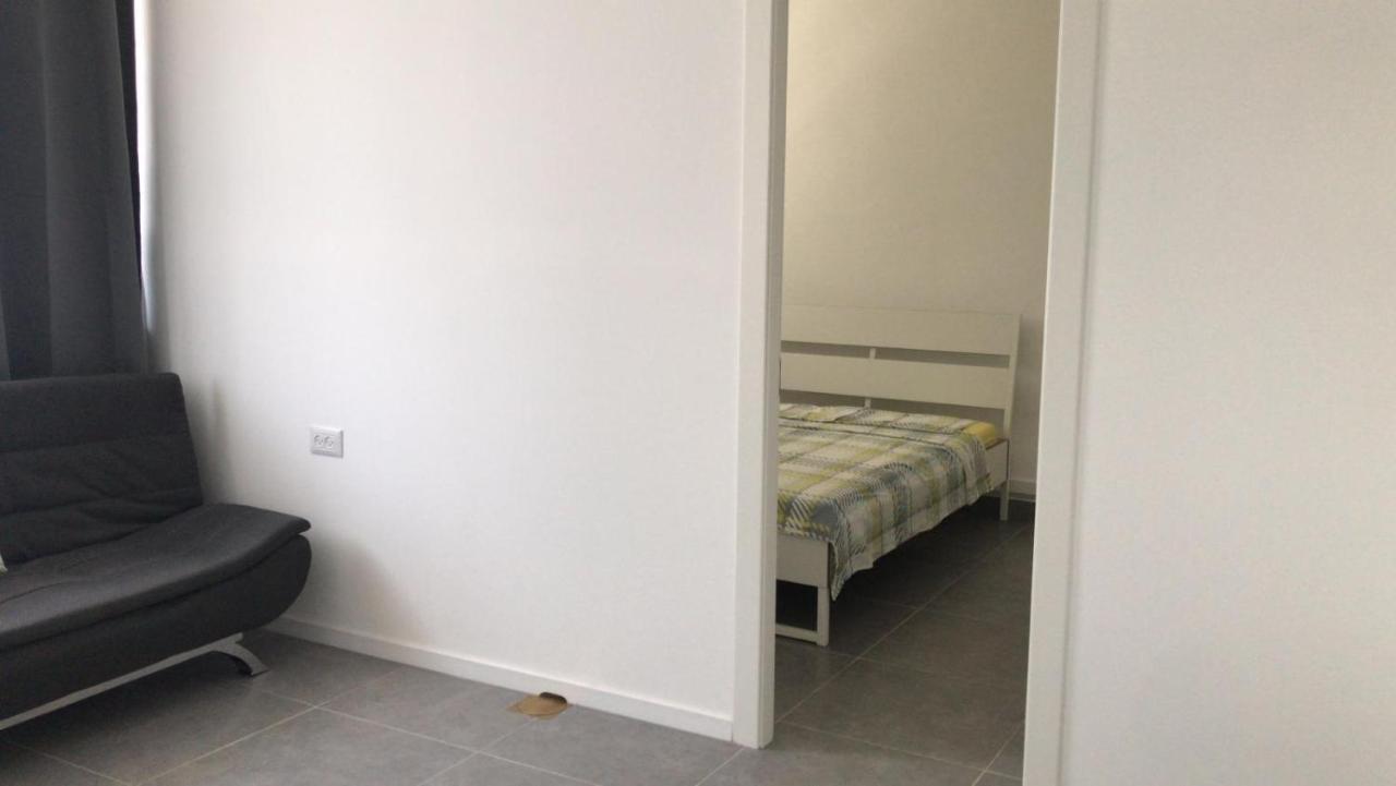 Isramax Low-Cost Apartment Near The Sea. Bat Yam Exterior foto