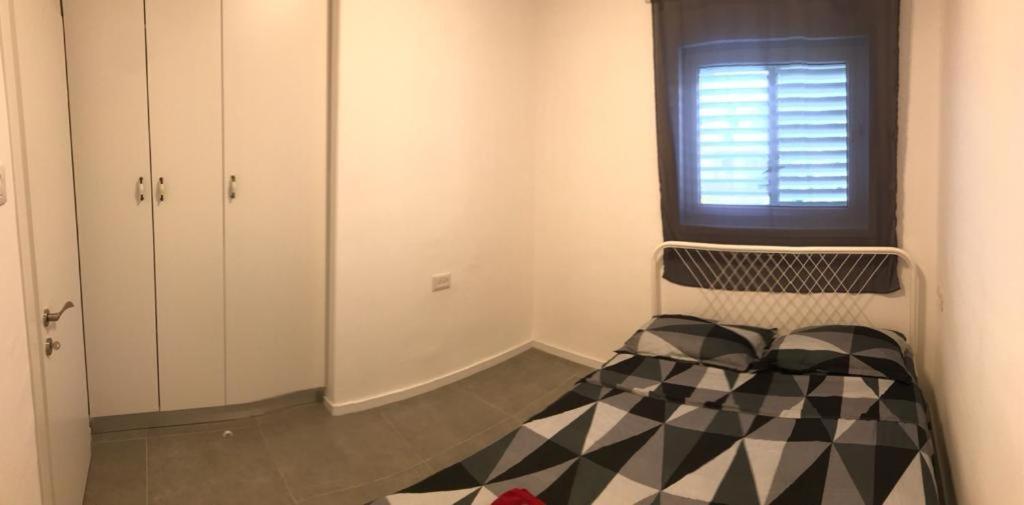Isramax Low-Cost Apartment Near The Sea. Bat Yam Exterior foto